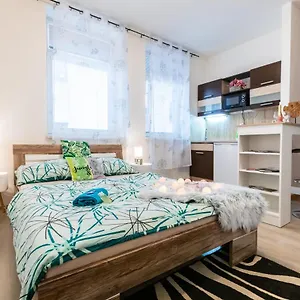 Apartia Krenova, Brno-center Апартаменты